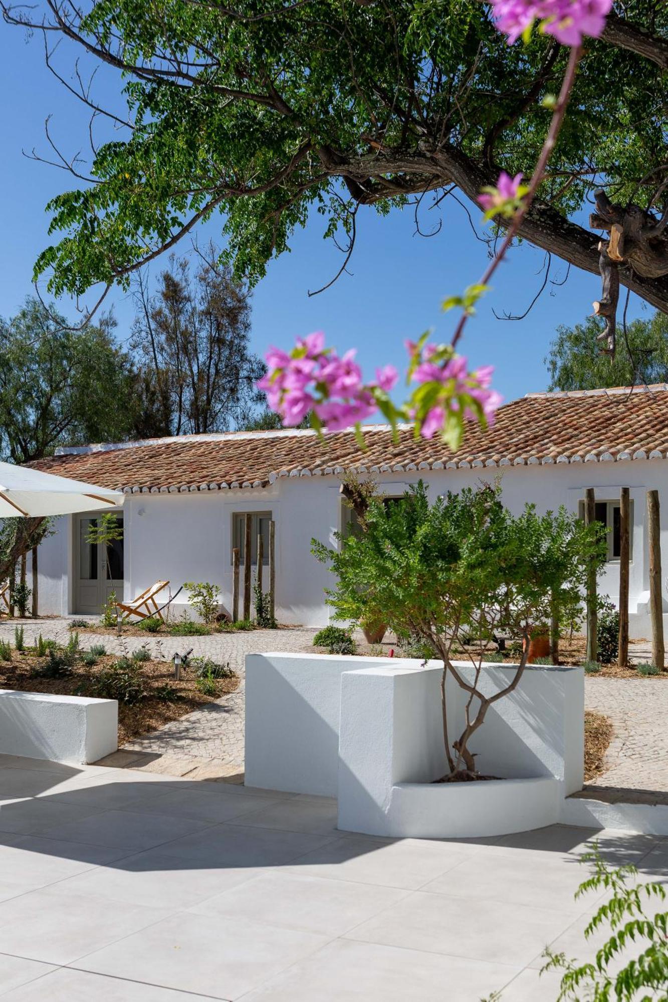 Amago Guesthouse Santa Bárbara de Nexe Exteriör bild